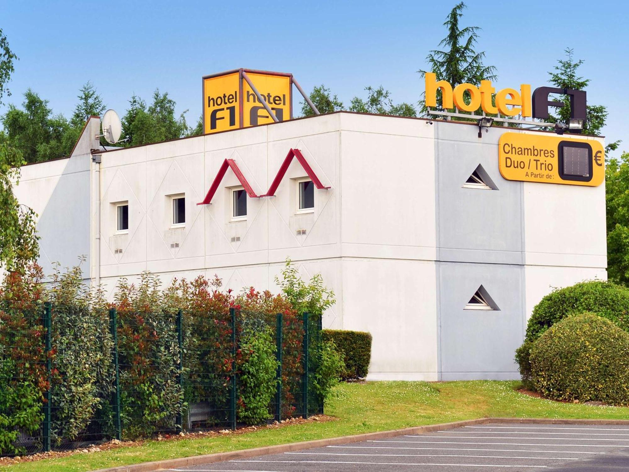 Hotelf1 Tours Nord Notre-Dame-d'Oe Exterior foto